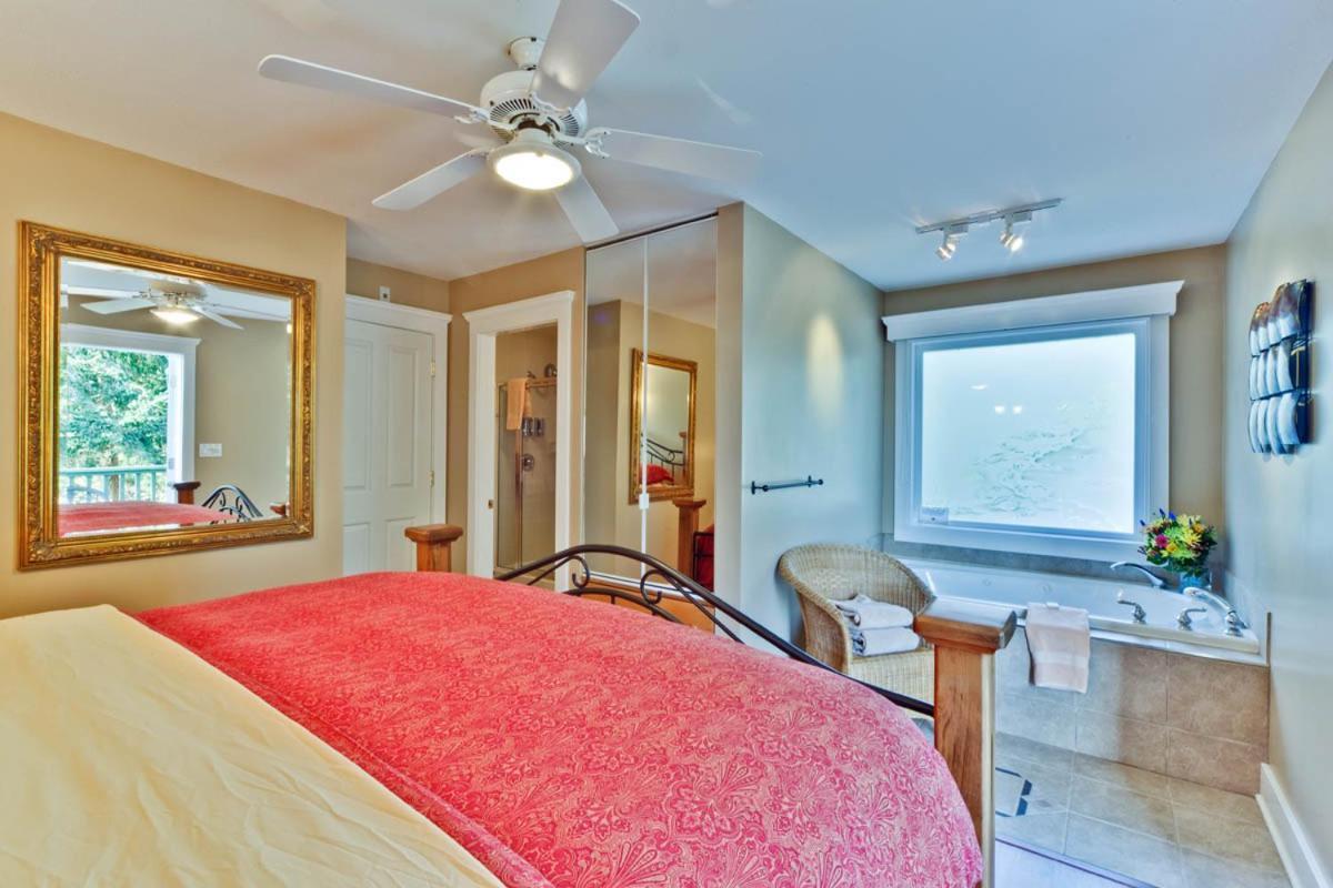 Bonniebrook Lodge Gibsons Ngoại thất bức ảnh