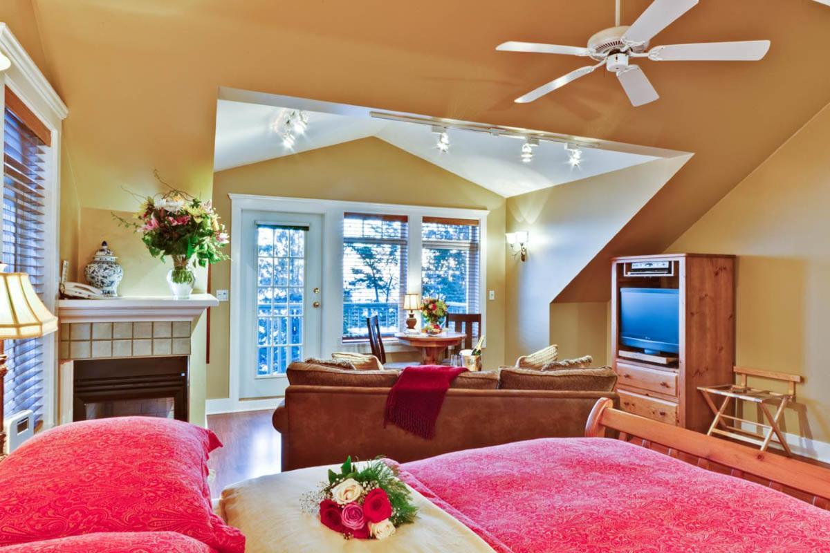 Bonniebrook Lodge Gibsons Ngoại thất bức ảnh