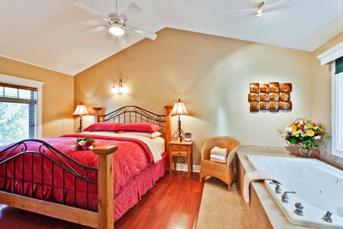 Bonniebrook Lodge Gibsons Ngoại thất bức ảnh